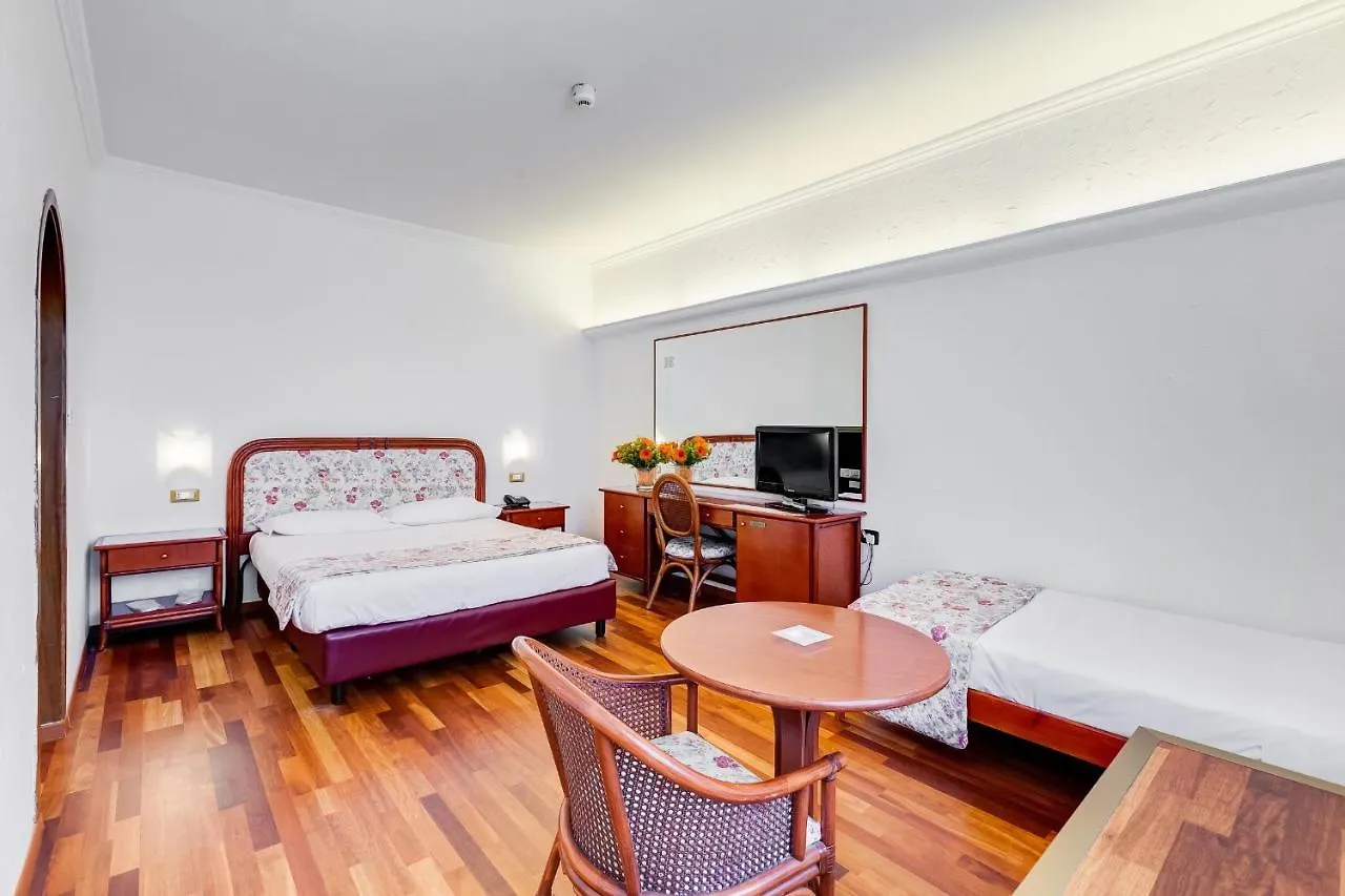 Eurogarden Hotel Roma 3*,